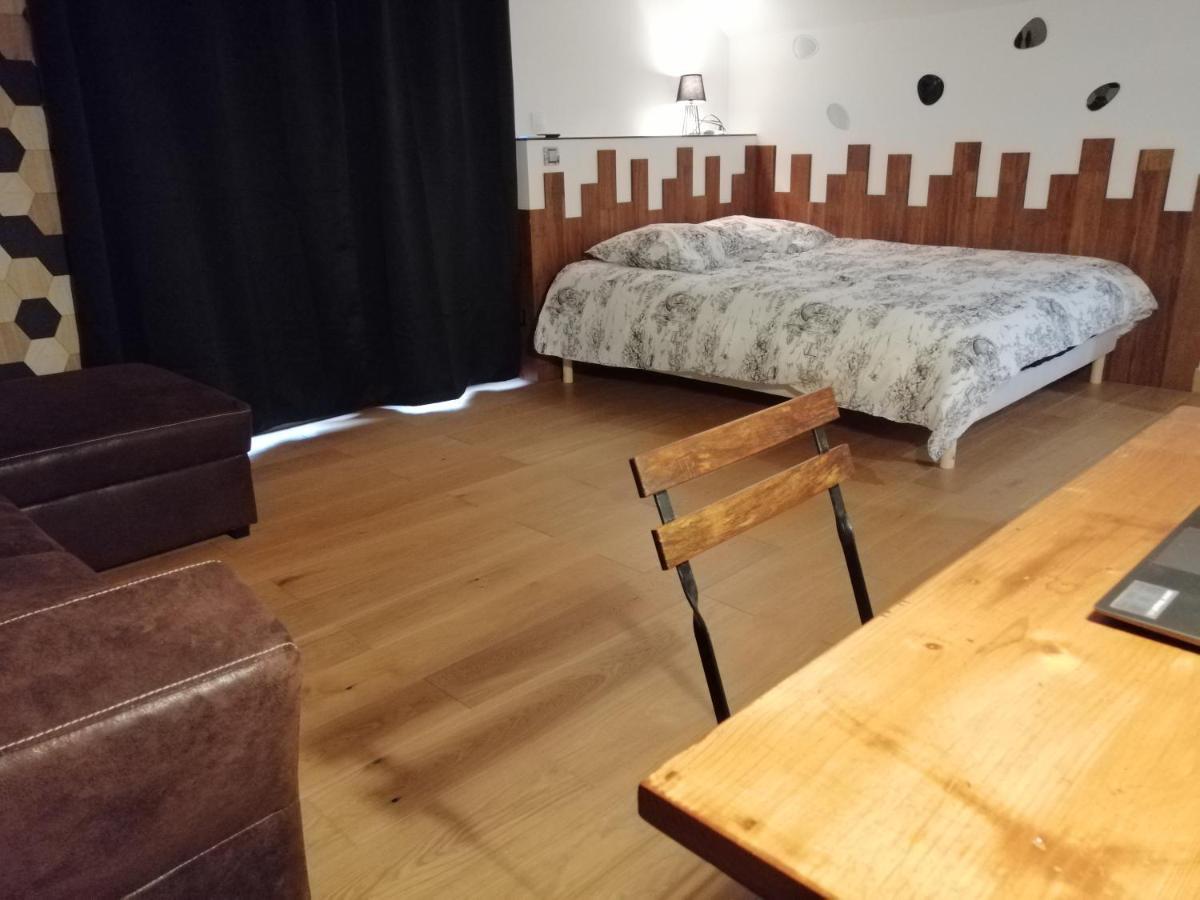 Etage A La Ferme Avec Piscine Interieure Privative, Selon Date Bassee Экстерьер фото